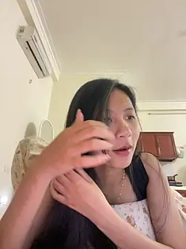 Lil-Gi online show from December 3, 3:47 pm