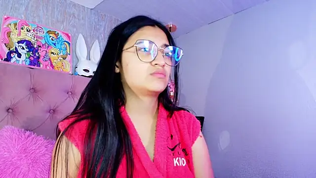 laurenelove online show from February 5, 7:33 am