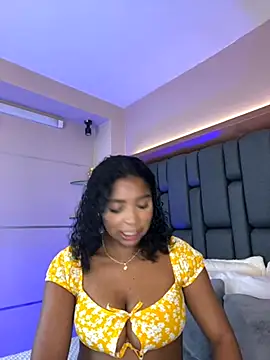 LisaMendez online show from October 3, 4:28 am