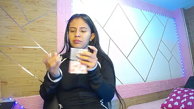 isabella rossee online show from November 12, 7:56 pm