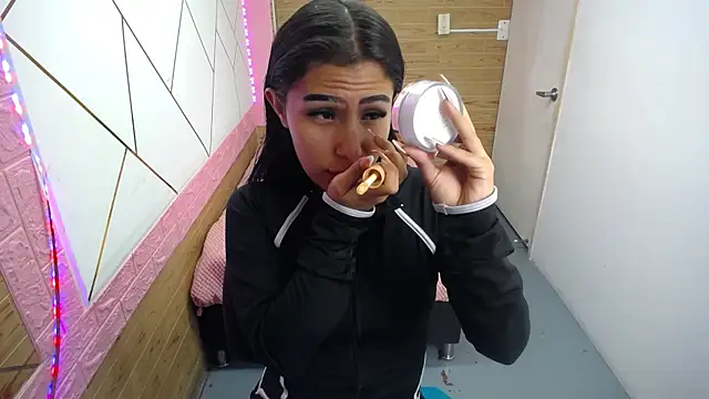 isabella rossee online show from September 16, 7:33 pm