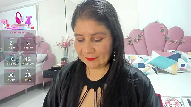 kiraGeiner online show from February 4, 8:56 pm