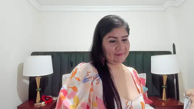 kiraGeiner online show from October 16, 9:56 am