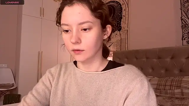 IrisPurrphy online show from November 16, 3:45 pm