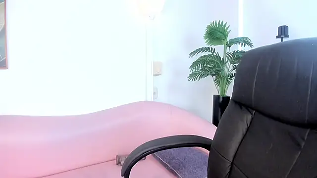 yasmin elite online show from October 10, 12:10 pm