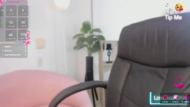 yasmin elite online show from November 13, 10:58 am