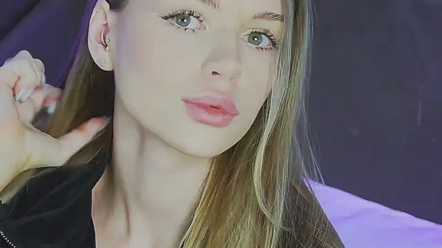 MarilynNova online show from February 6, 4:38 am