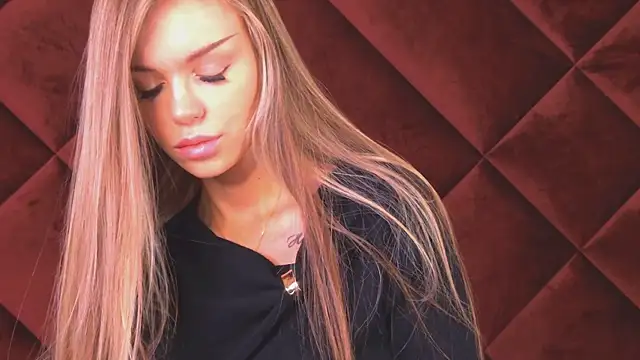 MarilynNova online show from April 23, 5:26 am