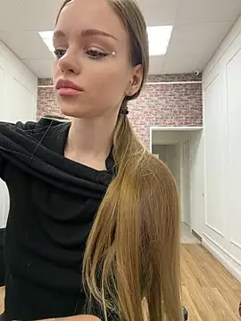 MarilynNova online show from February 1, 4:11 am