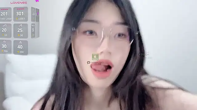 Lgsander  online show from September 26, 3:48 am