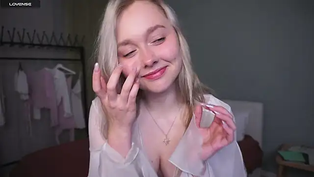 AccaCroyle online show from September 18, 7:01 pm