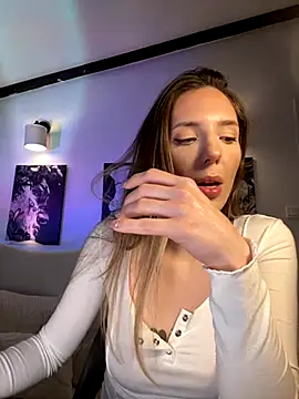 LINA ALL EYES ON YOU online show from October 17, 9:40 pm