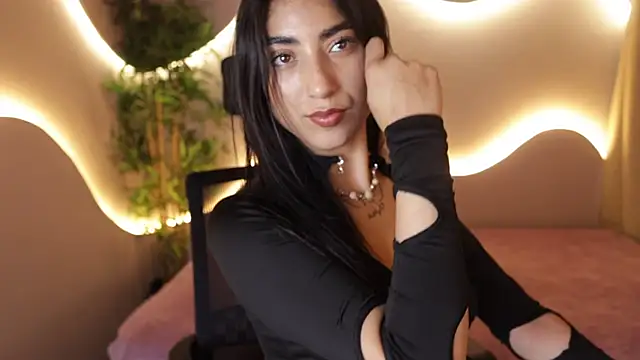 Emma and Issac online show from March 30, 8:41 pm