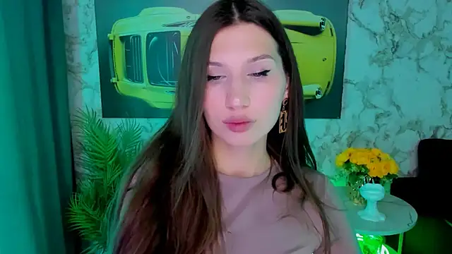 Mollyinyourmind online show from April 22, 9:23 pm