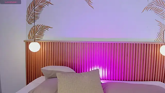 Valleriie  online show from April 15, 5:24 pm