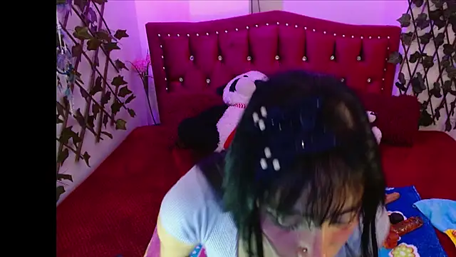 IVET CUTE1 online show from April 28, 6:39 am