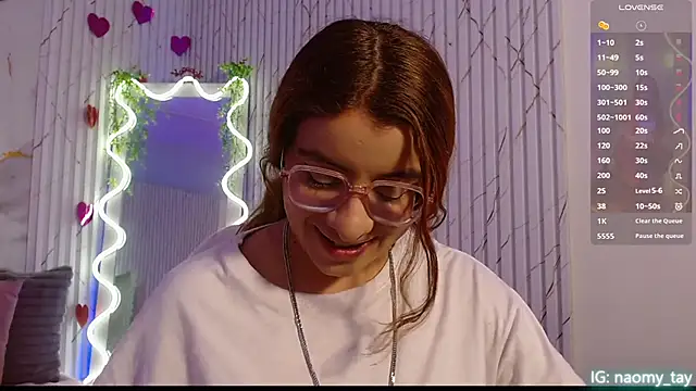 Naomy tay1 online show from February 20, 3:38 am