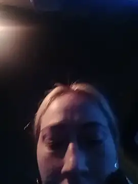 Reina Cummings online show from November 23, 5:21 am