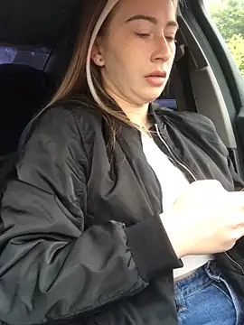 Reina Cummings online show from September 26, 5:05 am