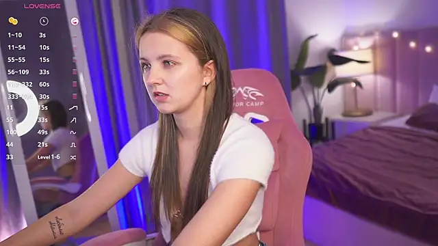 LilLisa online show from October 4, 4:11 pm