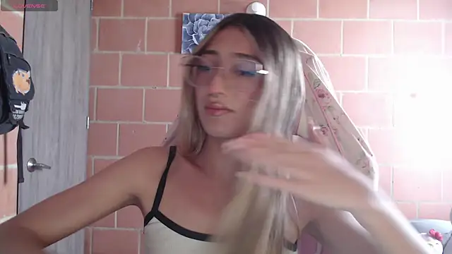 Andrea camilaaa online show from September 21, 4:16 pm