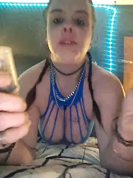 TWiSTYTheTwizted online show from February 18, 11:42 am