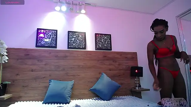 AlexandraCambell online show from October 9, 7:40 pm