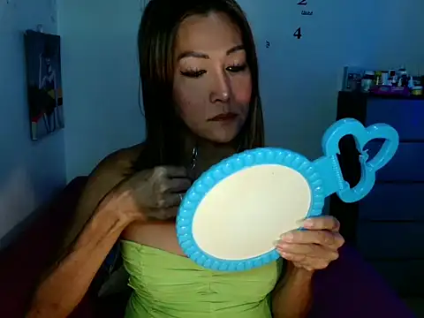 gorgeousYNEZ22 online show from March 17, 6:45 pm