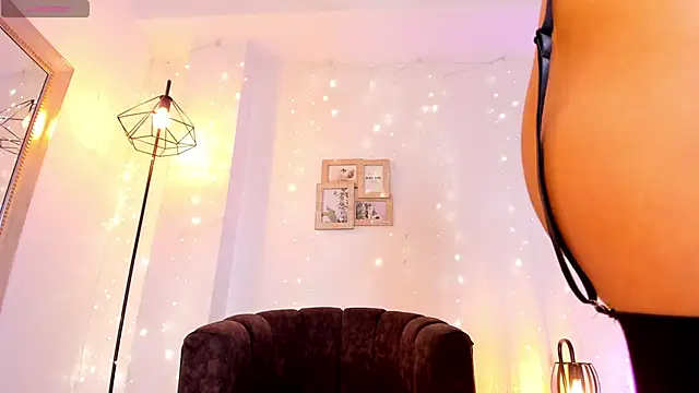 mystic carito online show from November 18, 8:10 pm