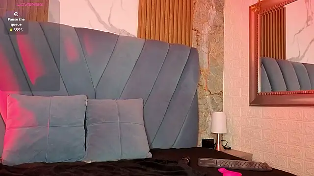 angel  red  online show from February 6, 4:05 am