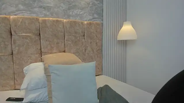 leilapons online show from October 3, 5:07 pm