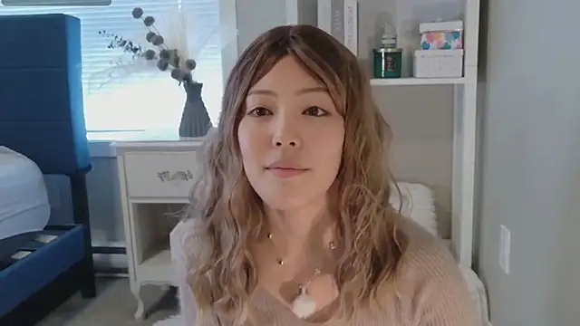 Nana with online show from March 14, 8:10 pm