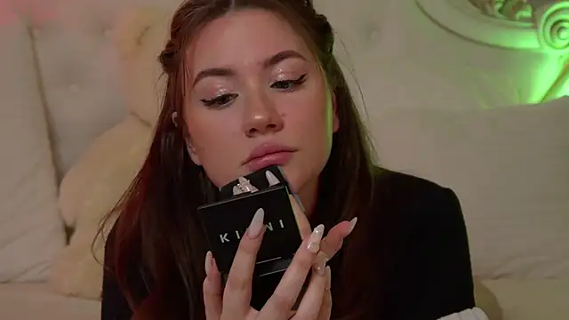 MeganStrain online show from February 4, 7:33 am