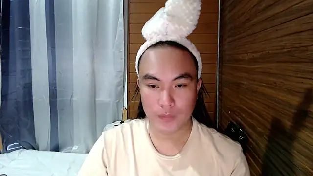 asianayumi online show from October 18, 3:04 pm