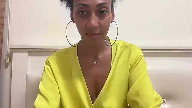 Vaylisse online show from October 12, 4:09 pm