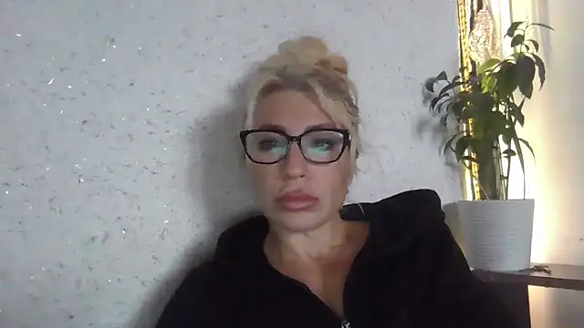 fox red lady7 online show from October 20, 10:07 am