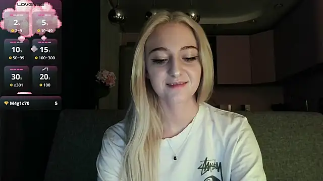 white liillyy online show from September 17, 10:41 pm