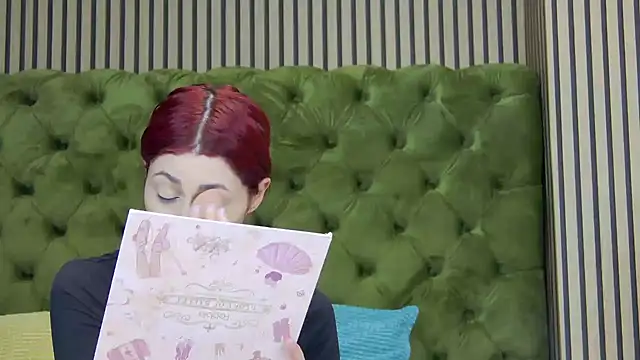 LunaHart online show from February 21, 9:54 am