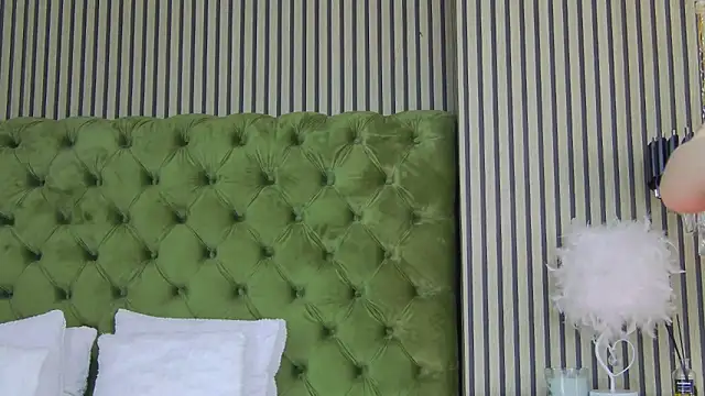 LunaHart online show from February 9, 5:37 pm