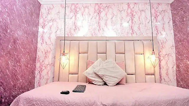 WILD FIREE  online show from November 20, 7:48 pm