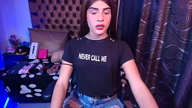 lailahdark online show from May 5, 8:45 pm