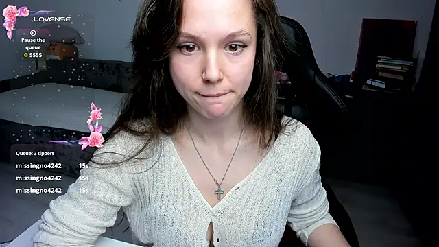 cute little ass online show from April 15, 7:58 pm