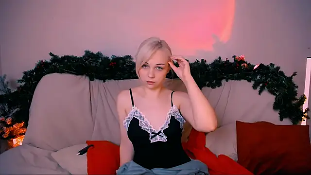 Charlotte Colinss online show from January 19, 5:14 am