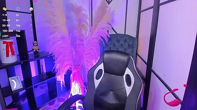 NahomiRichards  online show from February 1, 4:55 am