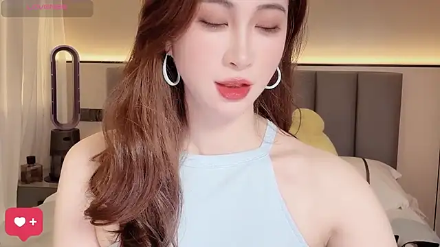 wuyueaini online show from April 6, 6:25 am