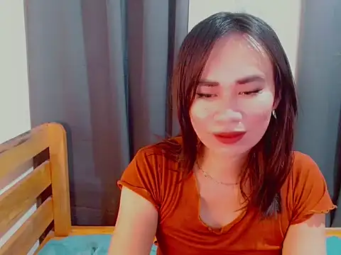 ursweet yummy online show from November 18, 4:19 pm