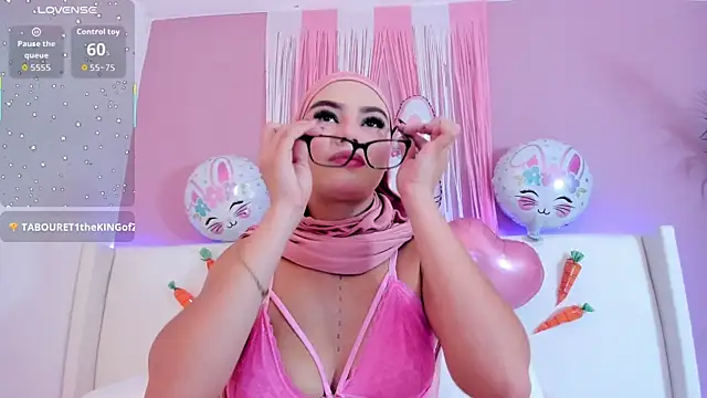  Saandy online show from April 1, 1:41 pm