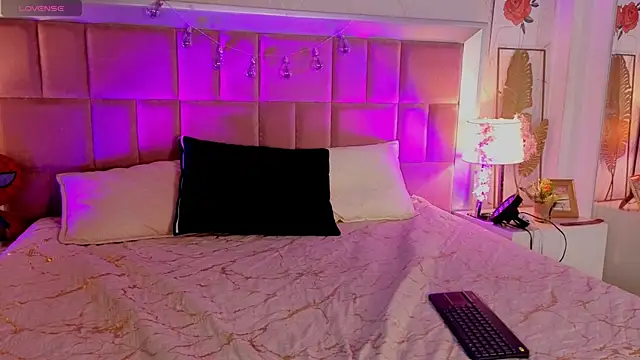 AlanaOdison online show from April 15, 7:36 pm