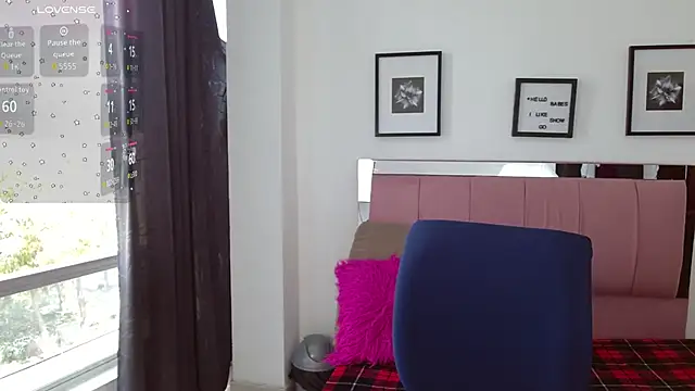 Lele F w online show from September 10, 7:36 pm