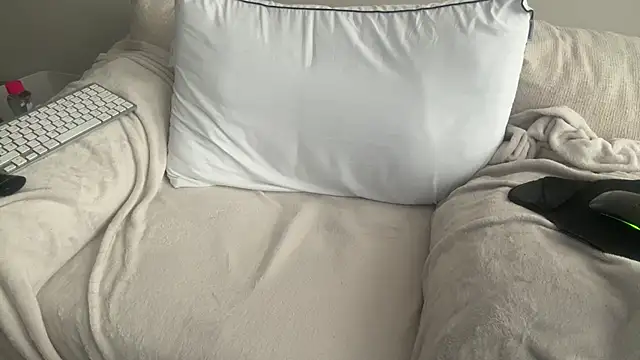 CelineLuxe online show from November 10, 11:16 am